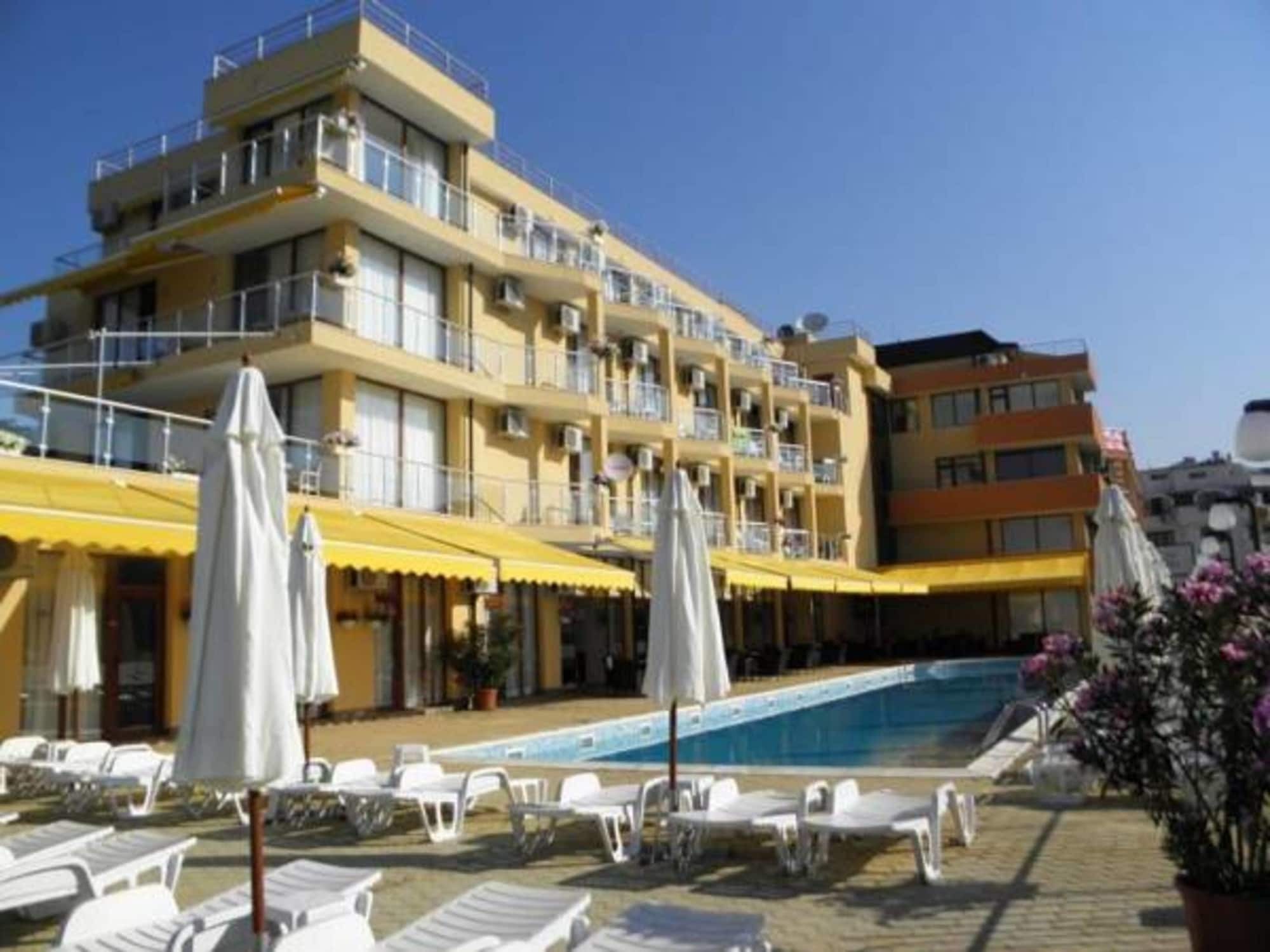 Aqua Dolphin Beach Равда Экстерьер фото